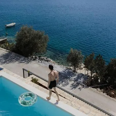 Villa Beachfront Retreat Vinišće