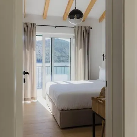 Beachfront Retreat Villa *