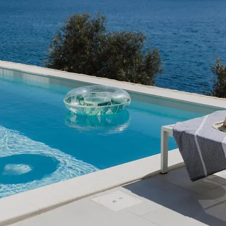 Beachfront Retreat Villa Vinišće