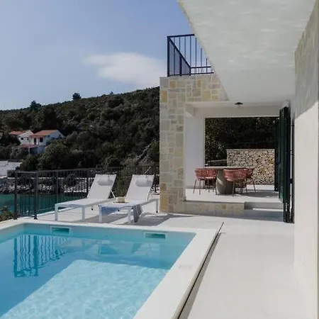 Villa Beachfront Retreat Vinišće