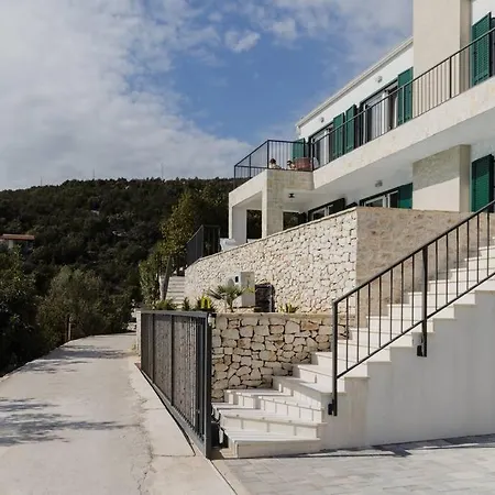 Villa Beachfront Retreat Vinišće