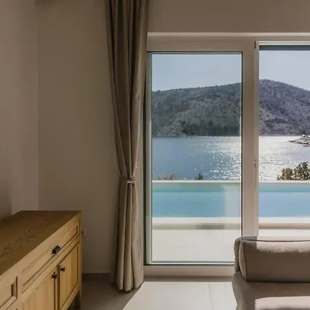 Villa Beachfront Retreat